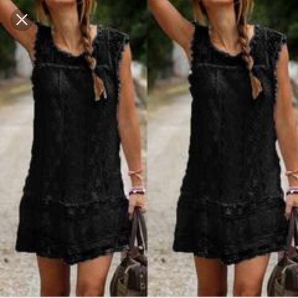 SOLD Dress bundle 🖤🖤